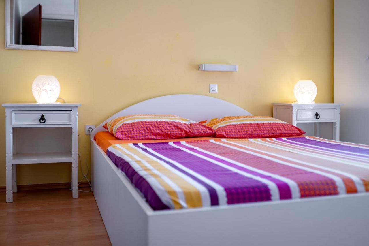 Apartmani Milena Barbat na Rabu Exteriör bild
